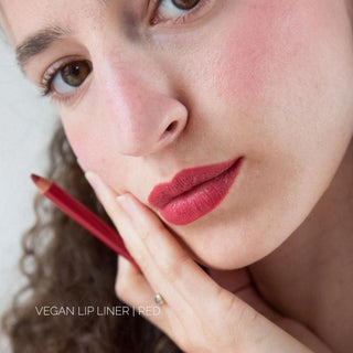 Natural ingredients lip liner natural colour lip liner with mango seed oil shea butter and cloudberry seed oil