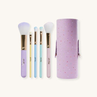 Makeup rainbow brushes, kids makeup brushes set with case, featuring colorful bristles and a matching storage case for safe, fun beauty play