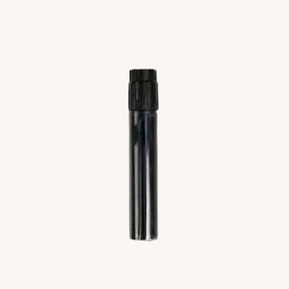 Refillable organic mascara for teens in black, bluem and brown shades, made with natural-origin pigments for soft lash definition