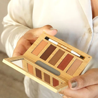 Zao Makeup Spicy Chic refillable eyeshadow palette with five warm organic eye palette shades in mirrored compact